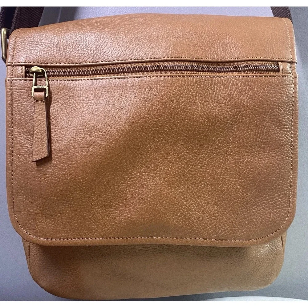 Fossil Saddle Leather Duffle Bag Brown Purse Messenger Weekend Bag EUC 11x10x2.5